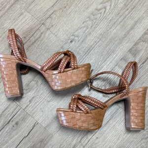 Schutz Kareena Woven Leather Sandals! Size 7 NWOB
